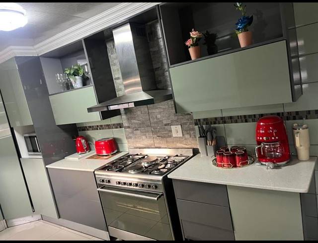 3 BEDROOM HOUSE FOR SALE IN DAWN PARK